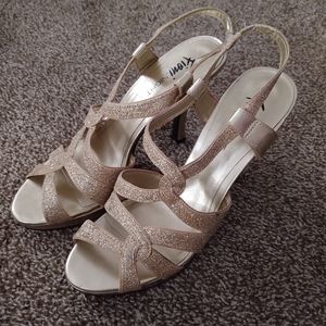 Fioni Night gold sparkle heels size